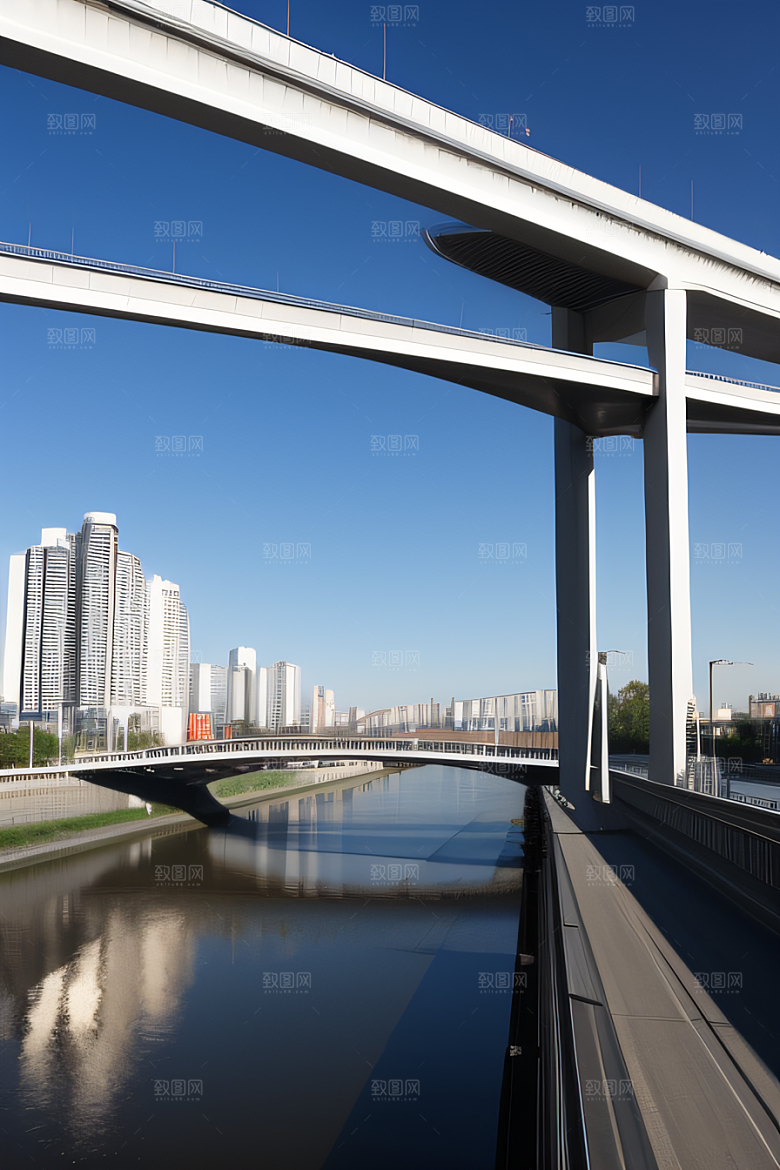 现代桥梁连接城市两岸车流不息