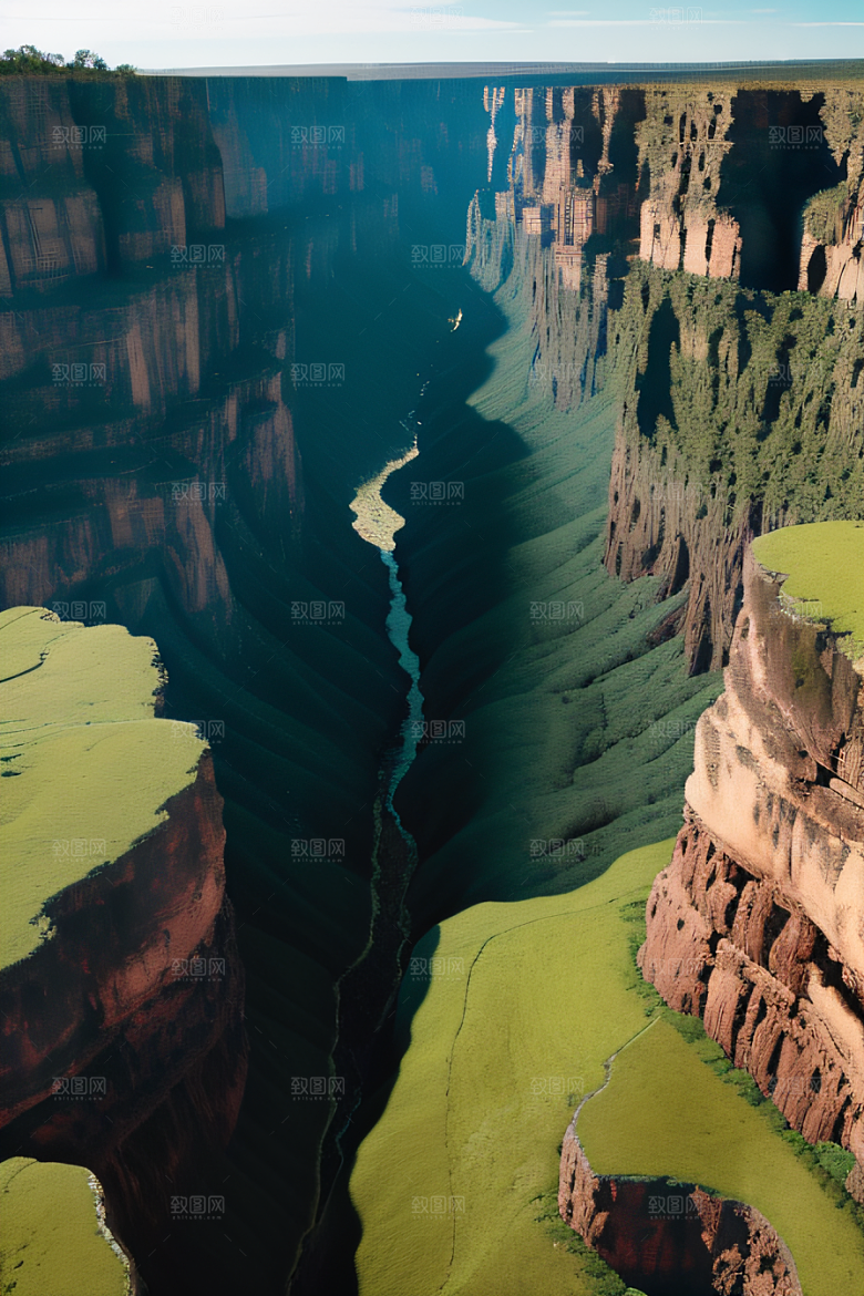 高空鸟瞰峡谷岩壁与绿树交相辉映
