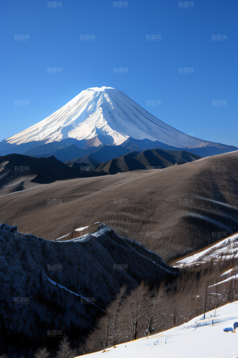 富士山与玉龙雪山两座迷人的山峰之旅