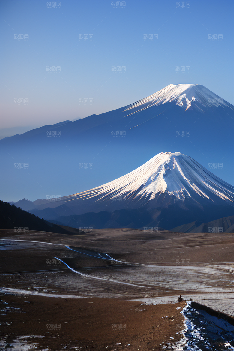 富士山与玉龙雪山两座壮丽山峰的迷人之旅