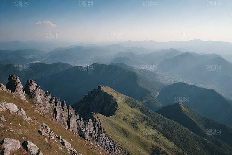 陡峭奇峰岩石石壁山顶