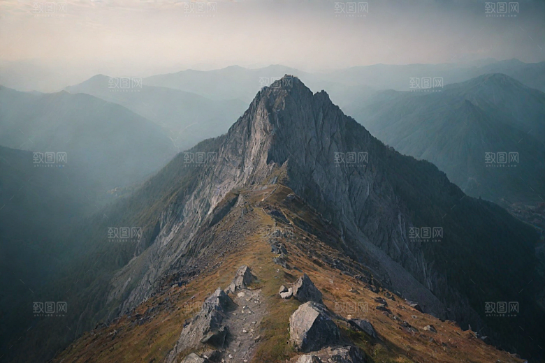 仙境般的云雾山顶风光