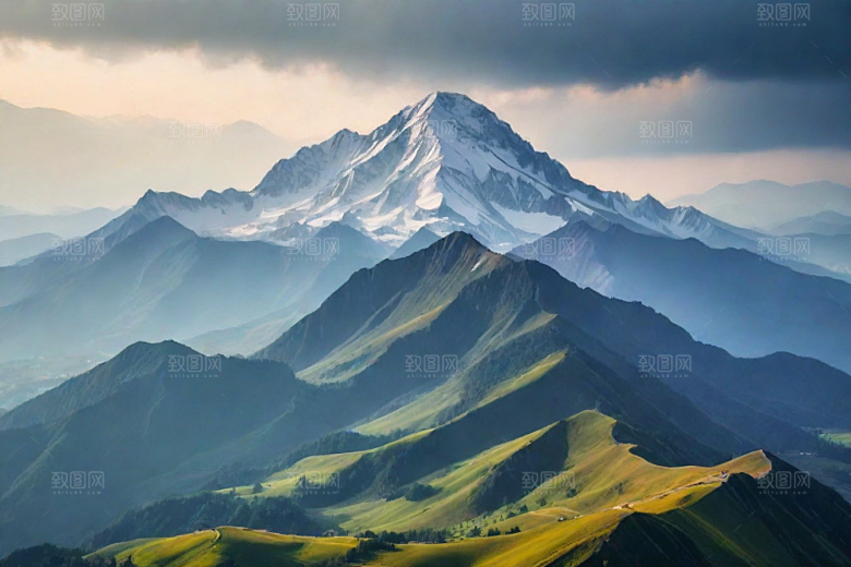宁静安详山顶的静谧景色