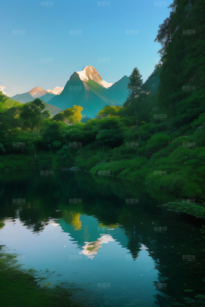 山峦倒映宛如画中的别墅与壮丽山脉