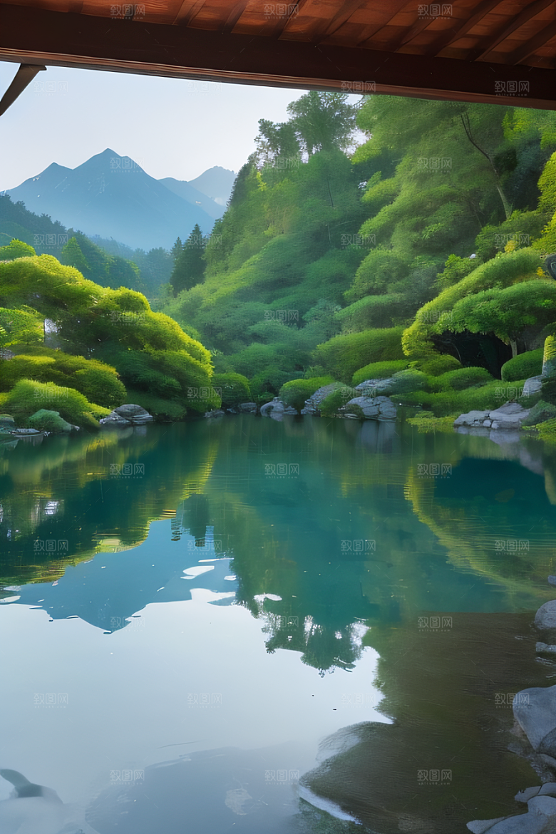 山脉倒映别墅与壮丽山峦的和谐