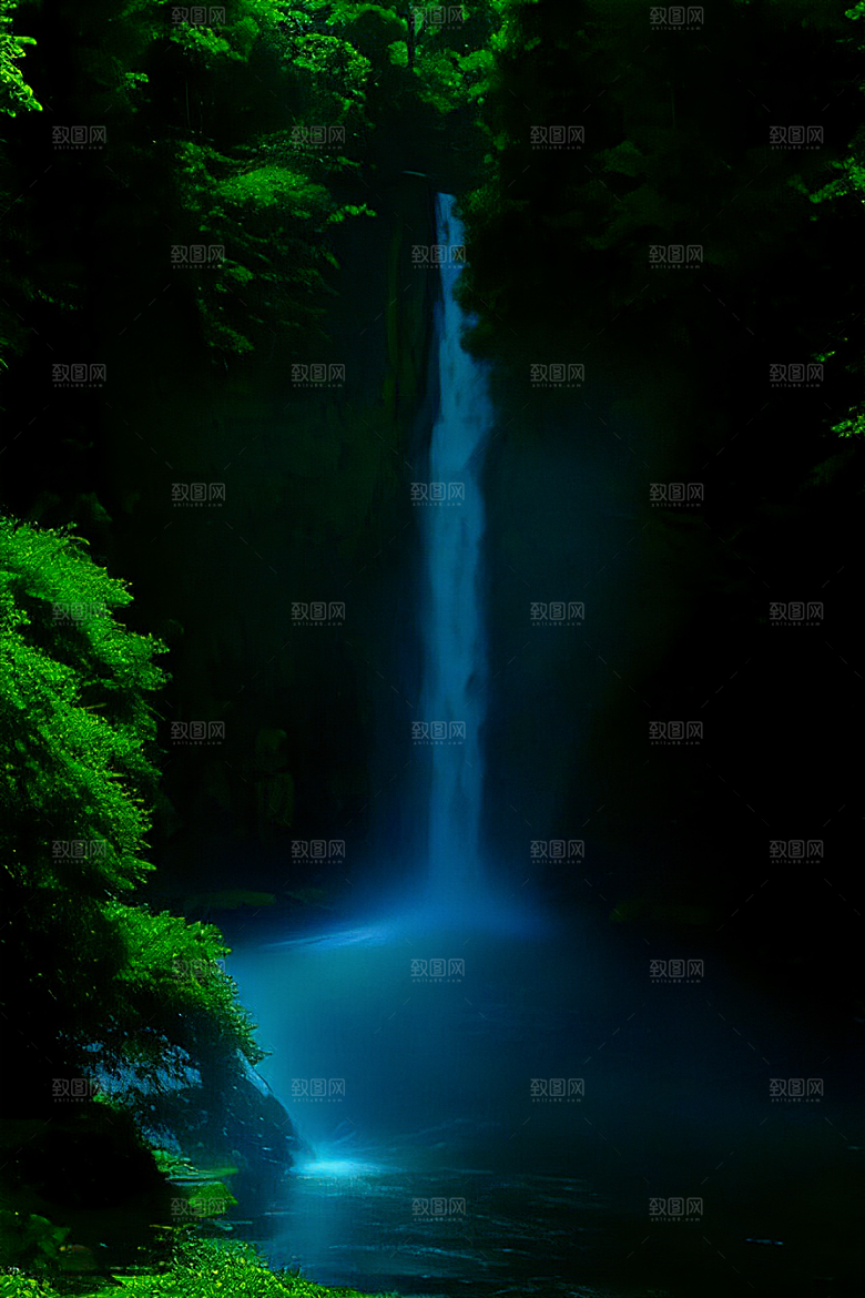 深绿色水面中的湍急河流