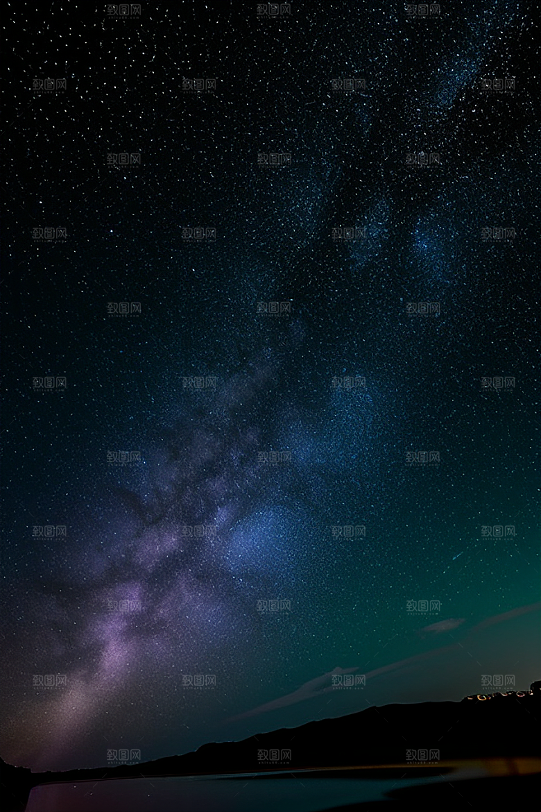 精灵荧光与闪烁星空的海滩