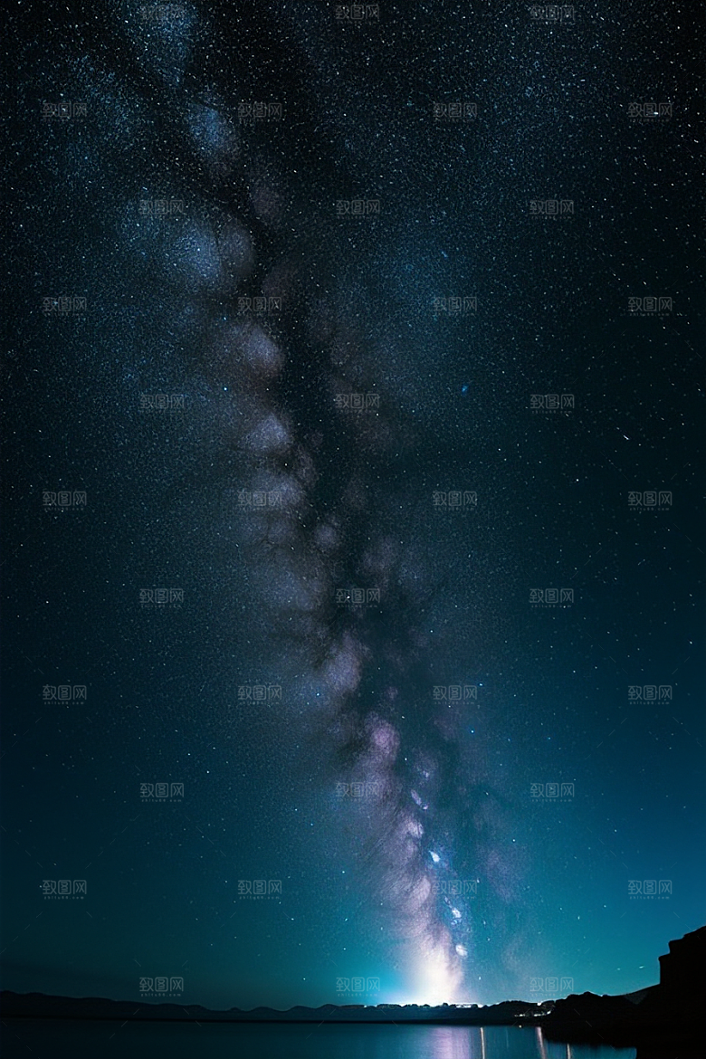 精灵荧光与闪烁星空的海滩