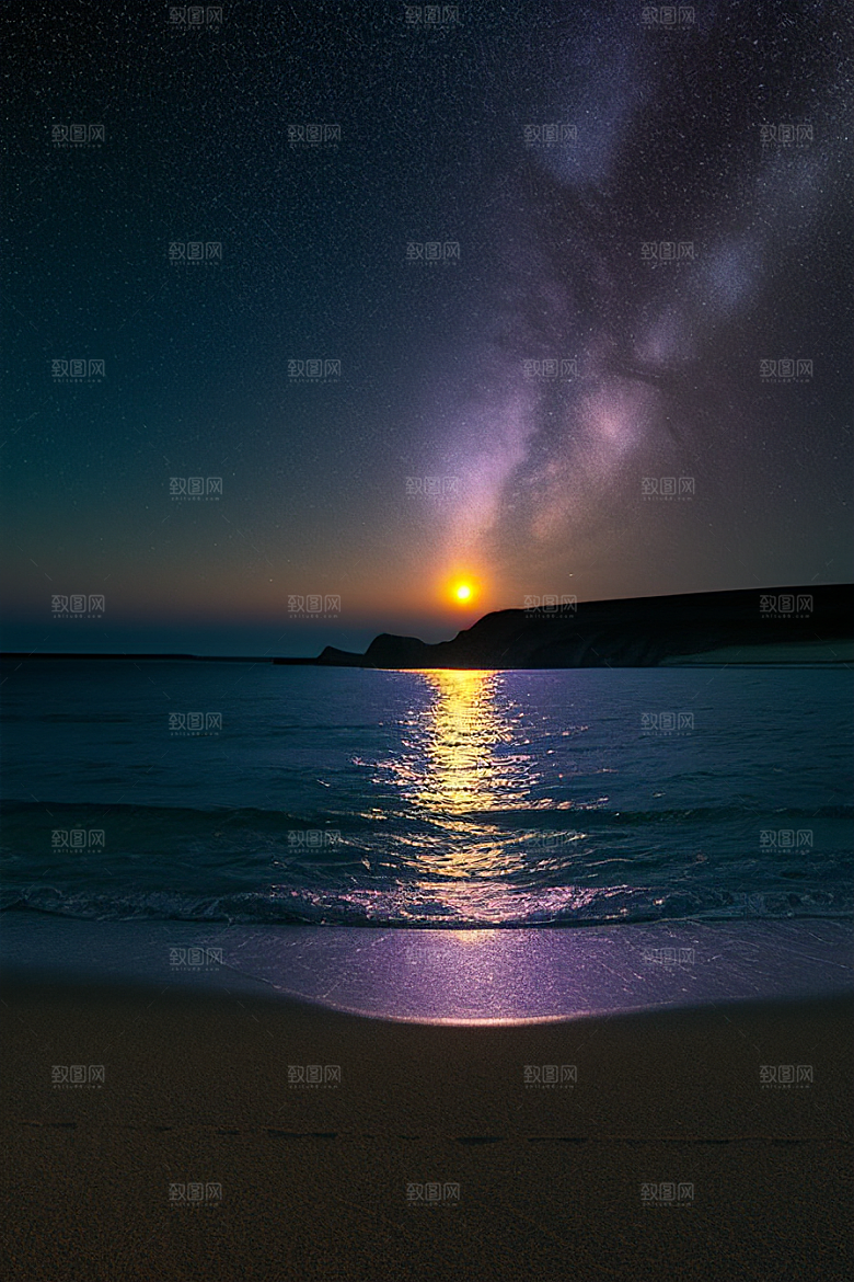 星光璀璨的夜空与浪漫之海