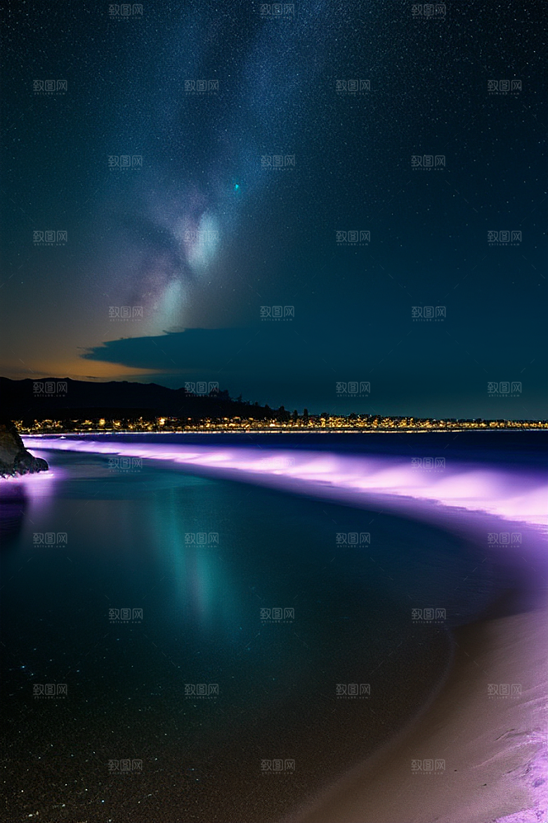 星光璀璨的夜空与浪漫之海