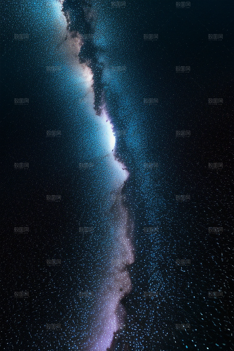 星光璀璨的夜空与浪漫之海