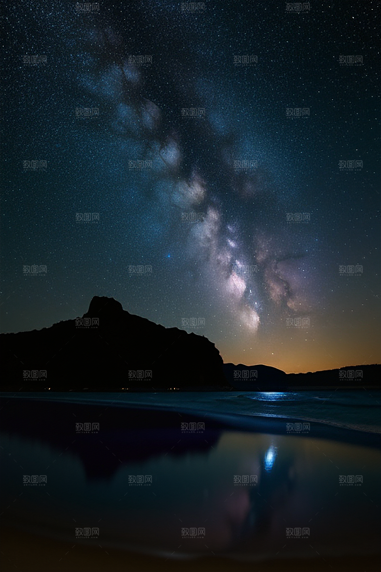 海洋中的荧光与绚丽星光