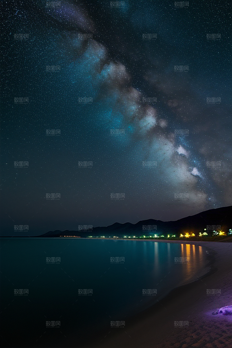 海洋中的荧光与绚丽星光