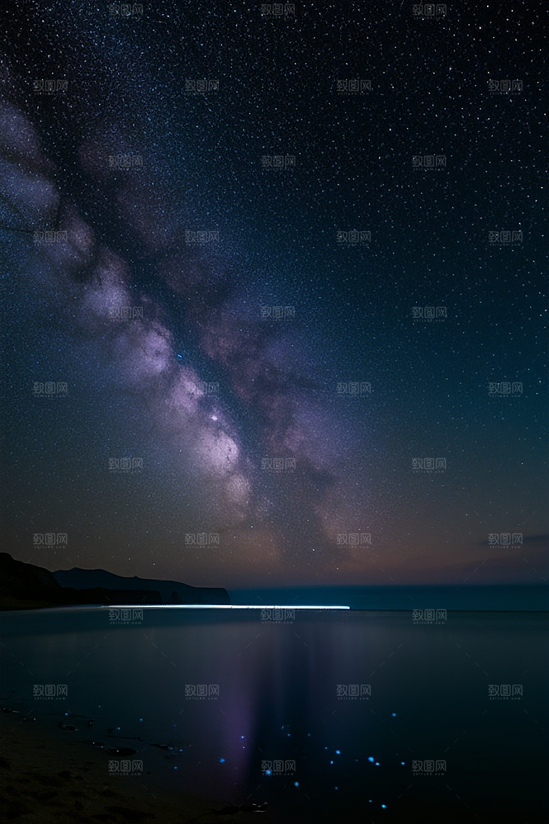 海洋中的荧光与绚丽星光