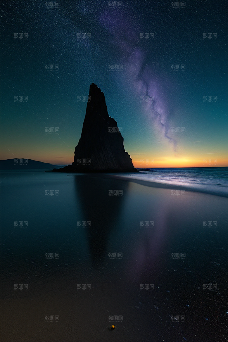 月亮下的星海与海洋荧光绘画