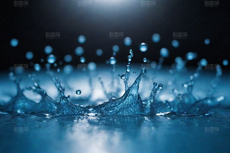 水中的蓝色涟漪图片