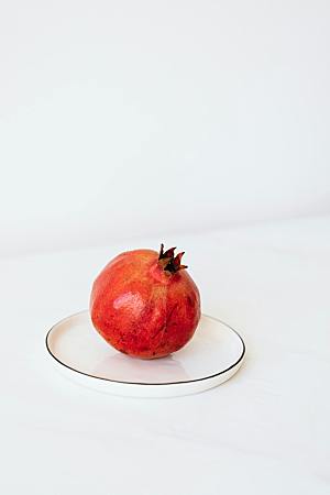 红色石榴摄影素材