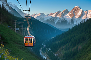 彩色登山缆车的美景盛宴