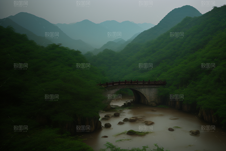 薄雾笼罩的武夷山神秘迷人的山谷风景