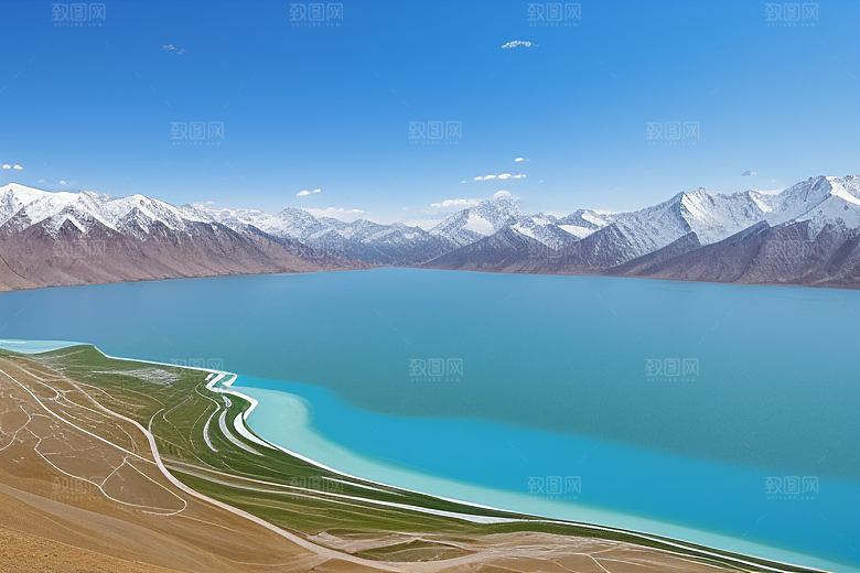 大美青海湖的雪山倒影