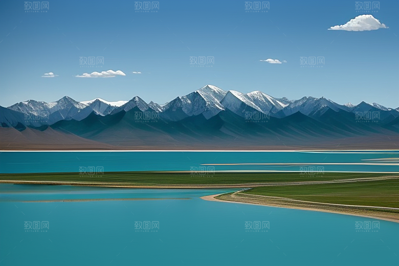 大美青海湖的湖水清澈