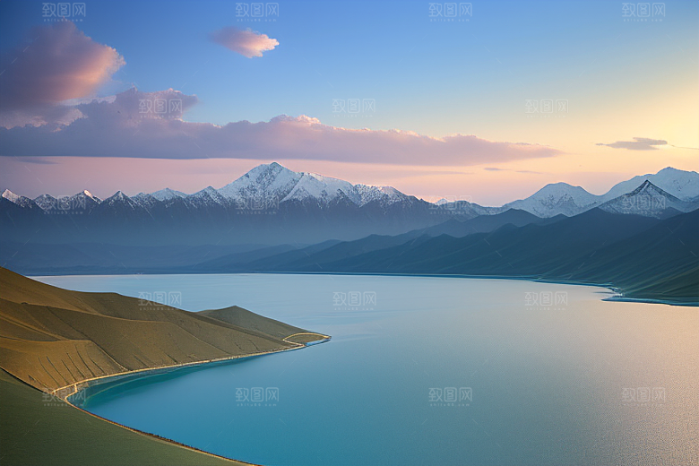 大美青海湖的湖水清澈
