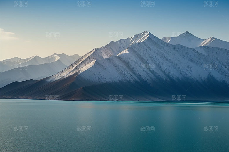大美青海湖的湖水荡漾