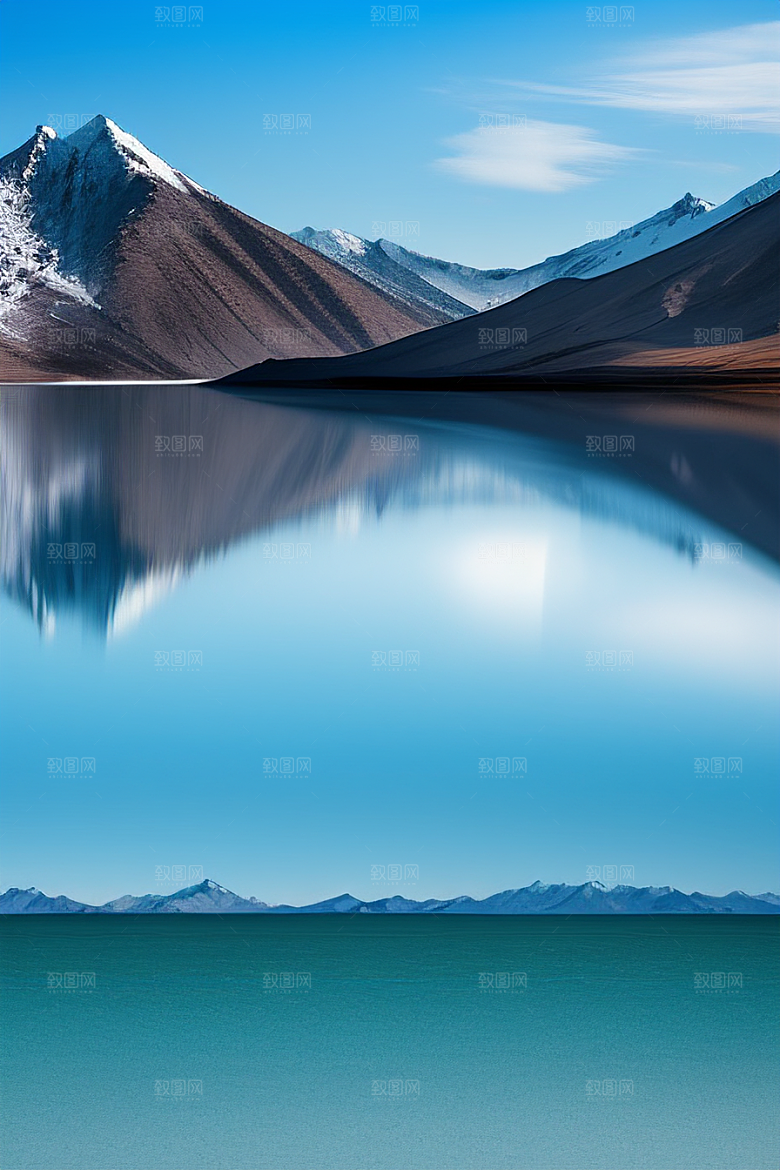 大美青海湖的湖畔花海