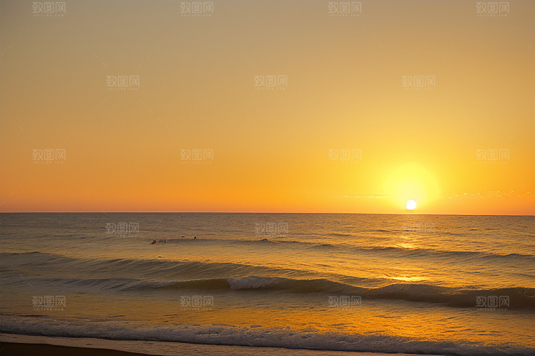 海边日出的海岸线美景