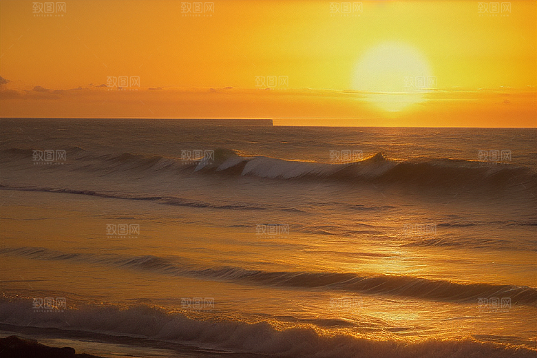海边日出的海浪拍岸