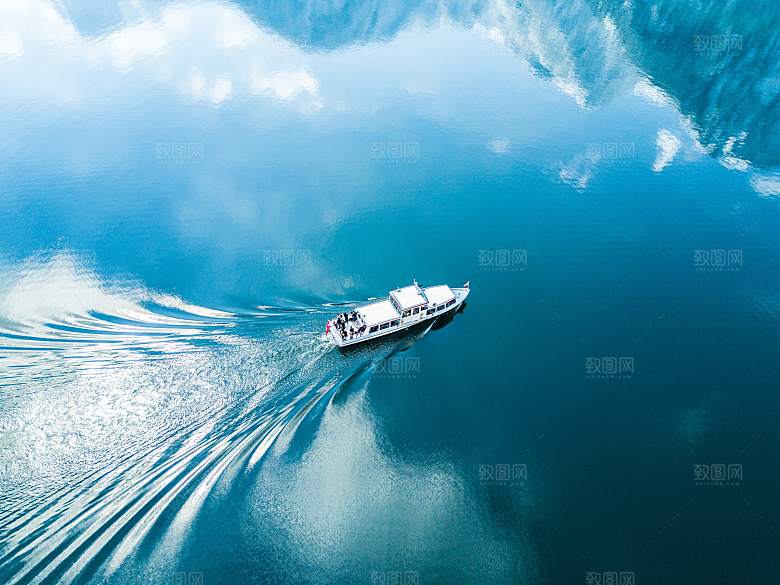 蓝色水天空海洋摄影