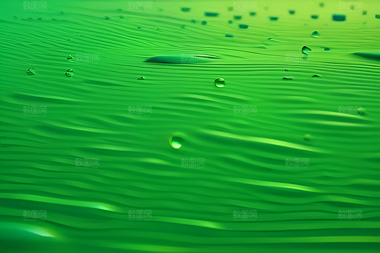 水滴绽放出多彩的光彩