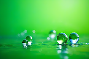 水滴水面照片蓝天绿水数字背景设计图片