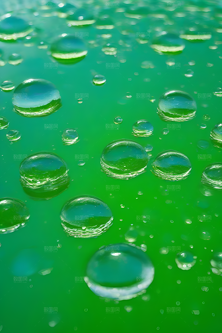 水滴照片与蓝天绿水数字背景图