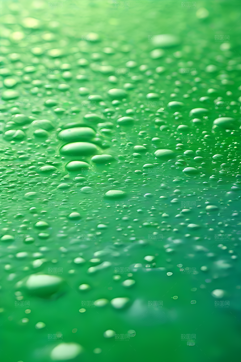水滴水面照片与蓝天绿水数字背景