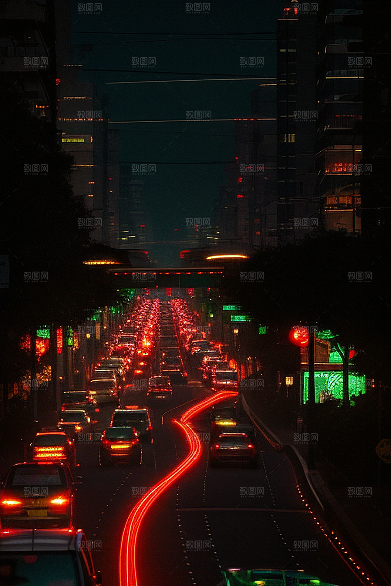 夜晚街道上的繁忙景象