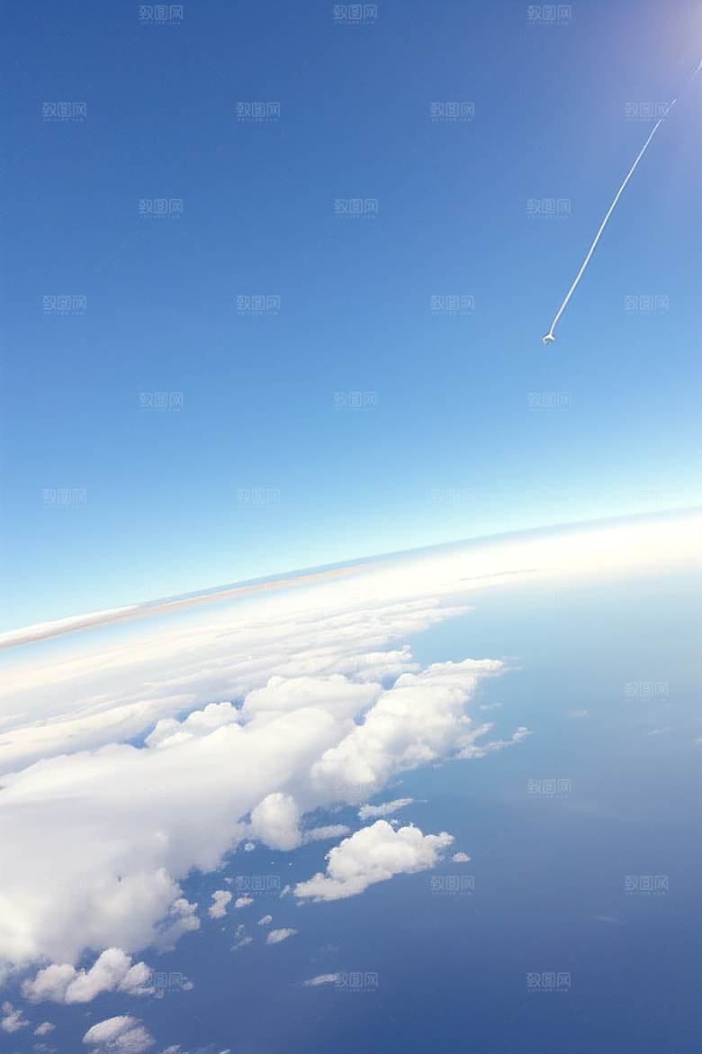天空中飞机留下的行云流水