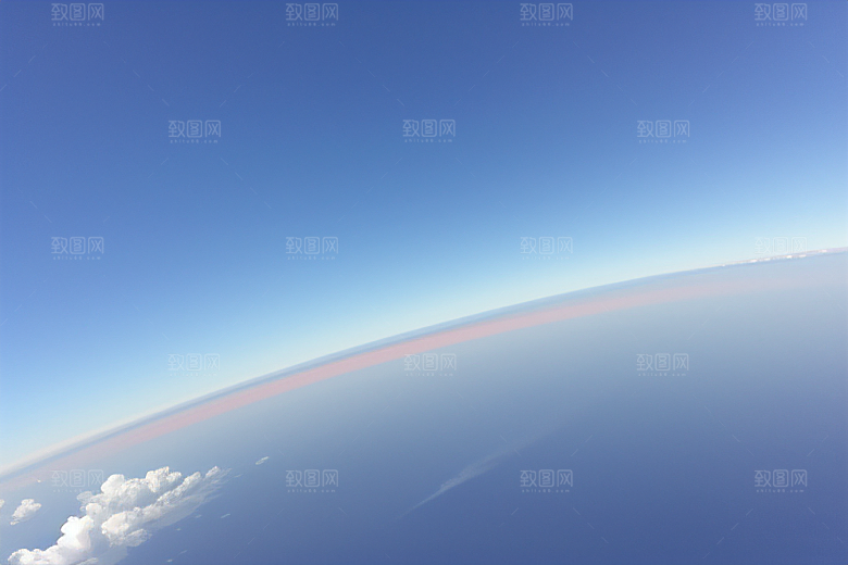 天空中飞机划过的轨迹