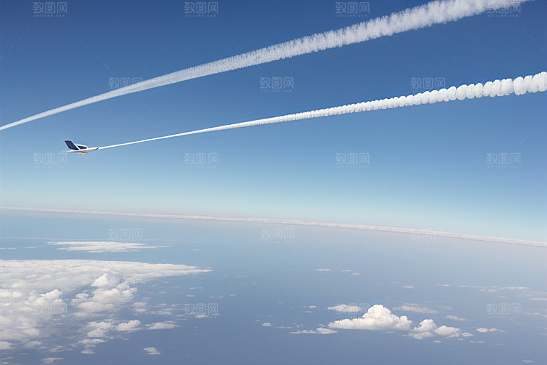 天空中留下的神秘划痕