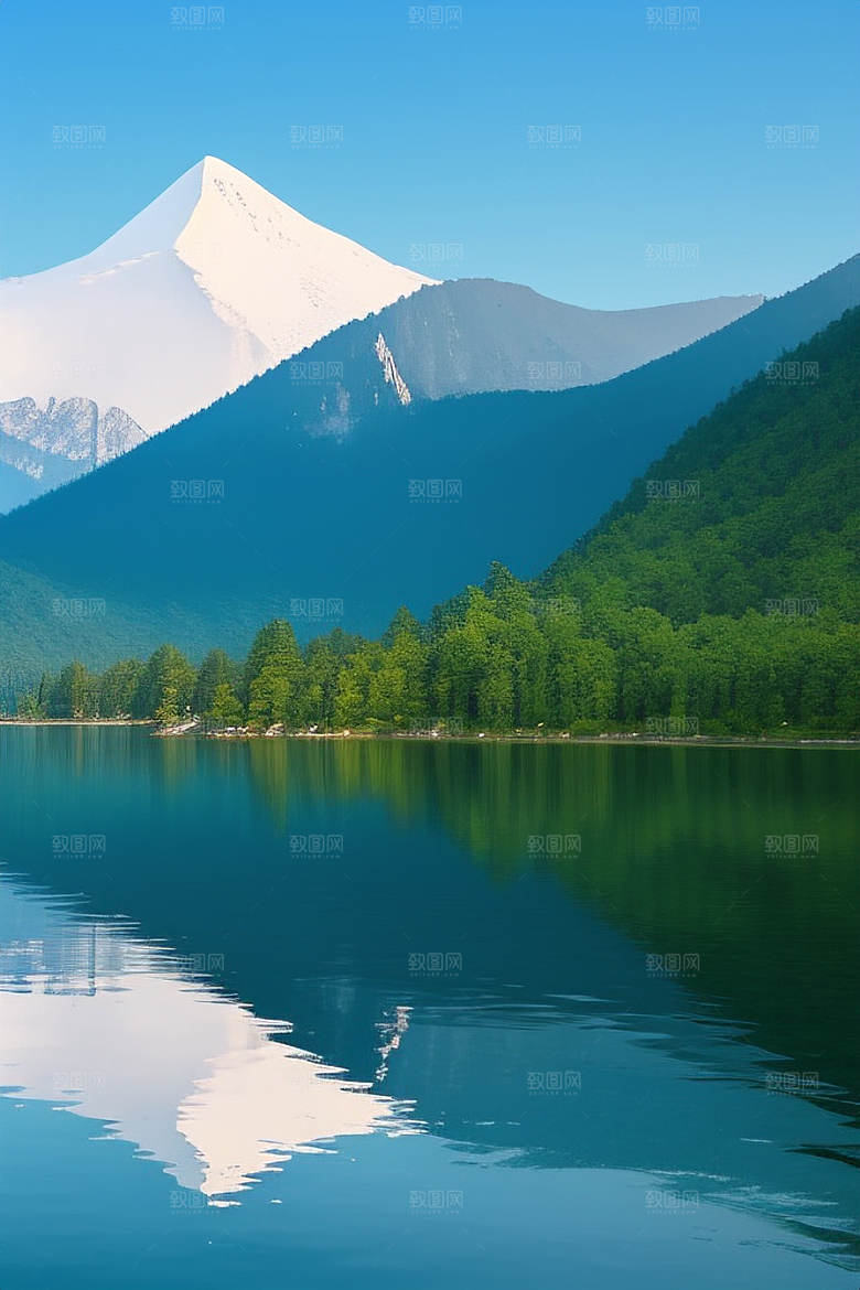 清新宁静的湖面一叶扁舟随波荡漾