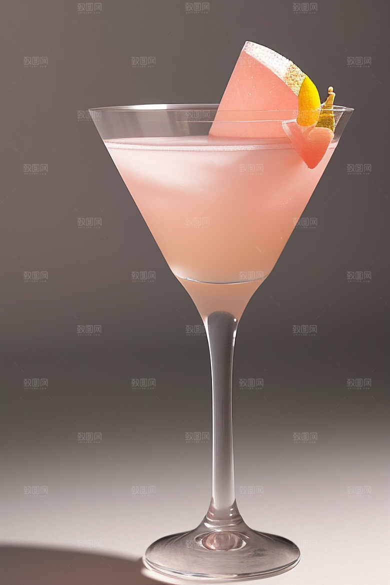 浅粉红色鸡尾酒杯甜蜜与浪漫的象征