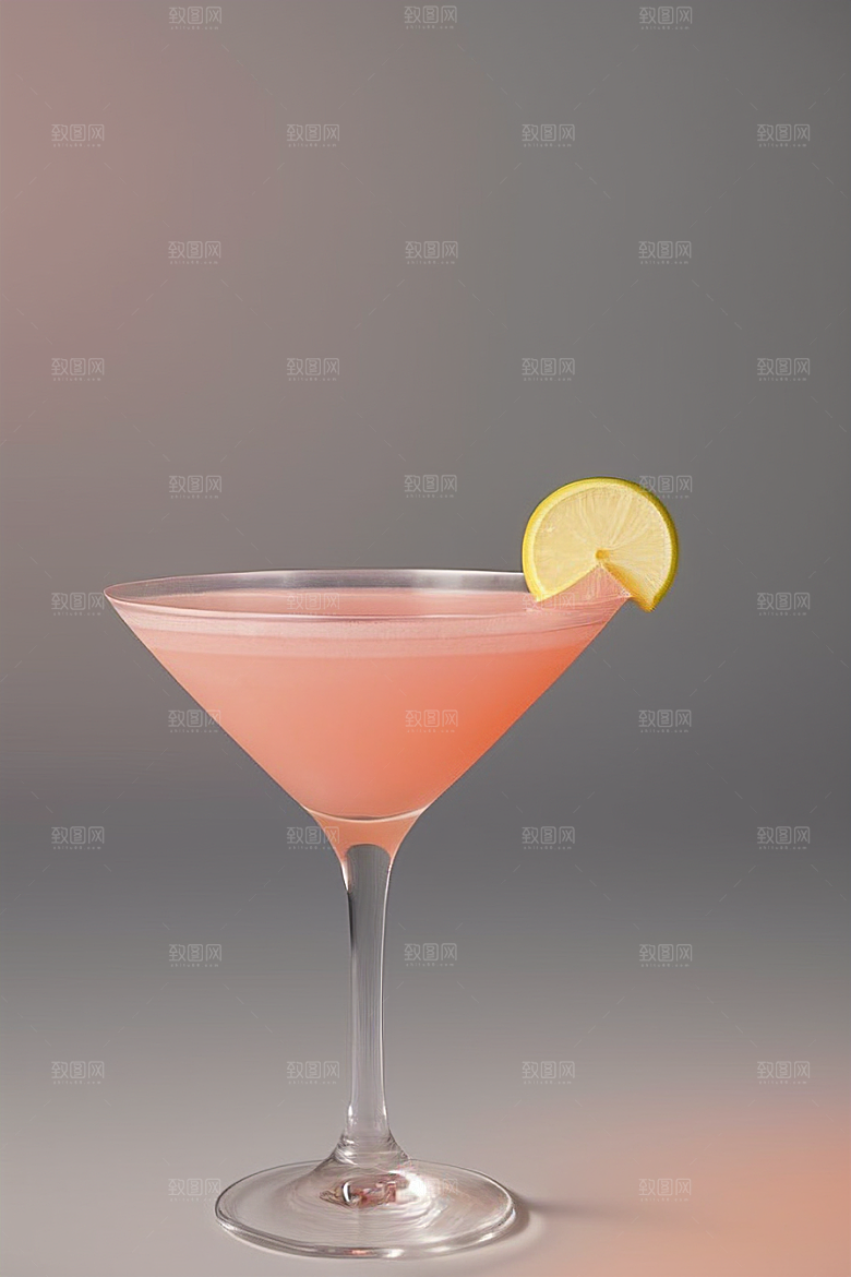 浅粉红色鸡尾酒杯法式粉红色的浪漫氛围