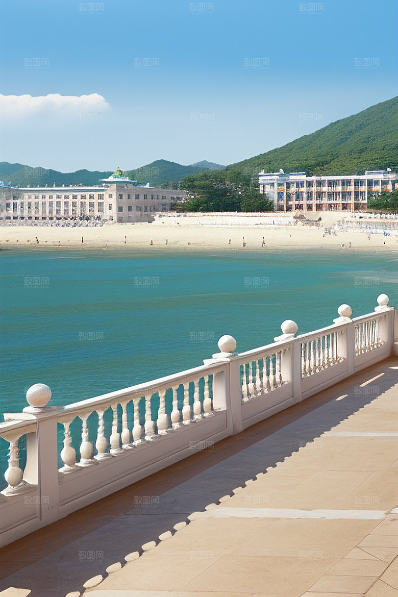 阳光明媚的海滨宫殿