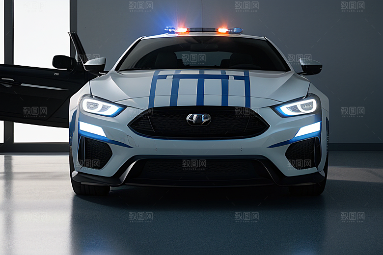逆光视角里的蓝色警车