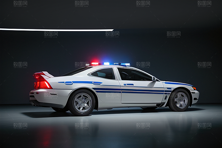 逆光视角里的蓝色警车