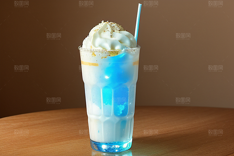 夏日里一杯香草冰淇淋苏打水