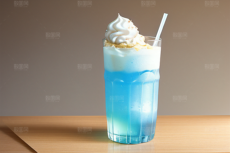 夏日里一杯香草冰淇淋苏打水
