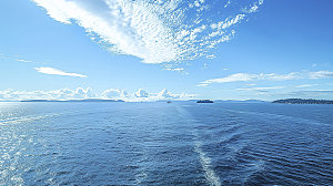 海边云彩海洋海水宁静唯美高清天空海岸