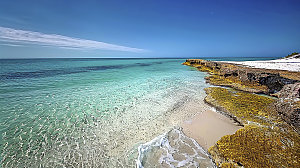 海边云彩海岛风光天空海滩海岸唯美宁静自然