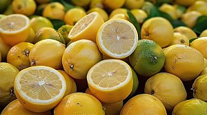 健康清新黄色维c果肉柠檬柠檬汁水果